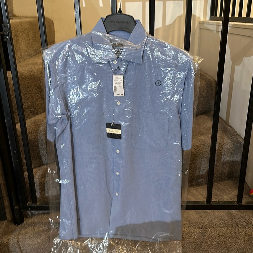 Men’s/unisex short sleeved button down camp shirt, new with tags size S